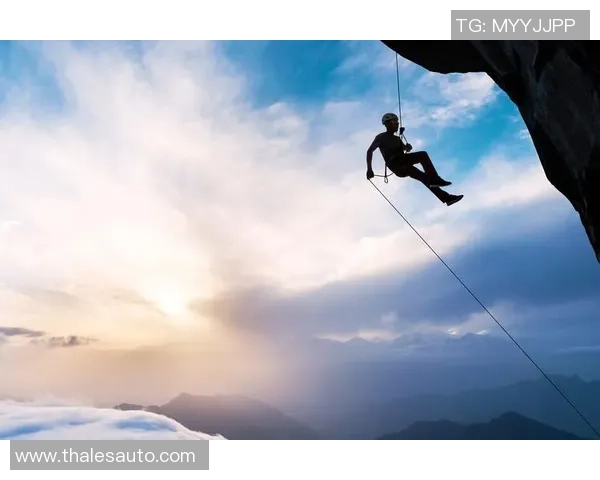 深圳攀岩队的速度之谜:揭秘攀岩巨献背后的训练与挑战 深圳攀岩队的速度之谜:揭秘攀岩巨献背后的训练与挑战